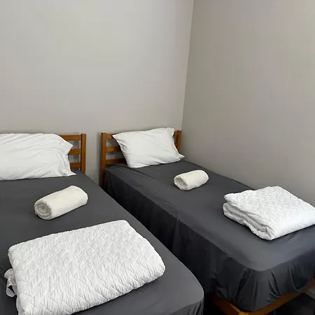 Beautiful Near Downtwon - Free Parking! Homestay *