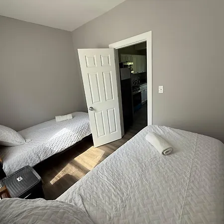 Homestay Beautiful Near Downtwon - Free Parking! *