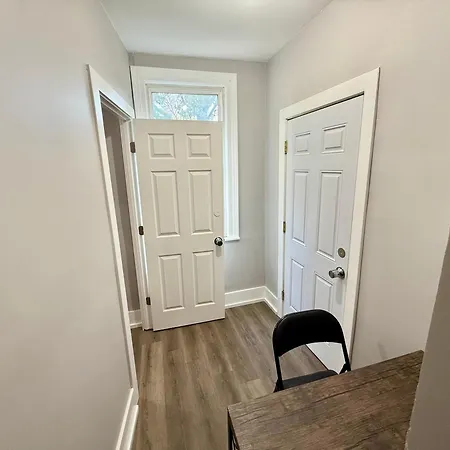 Beautiful Near Downtwon - Free Parking! Homestay Chicago