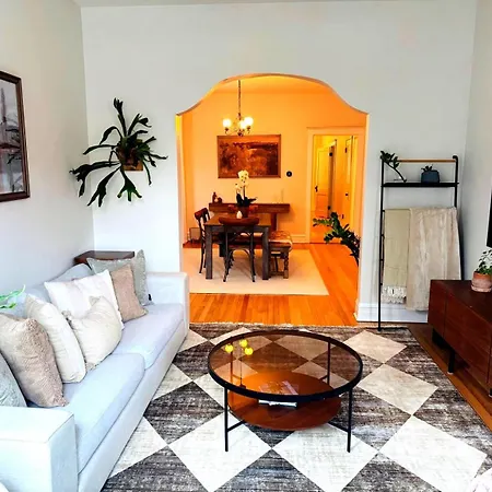 Stunning 3 Bedrooms 2 Bathrooms Getaway Chicago! Apartment
