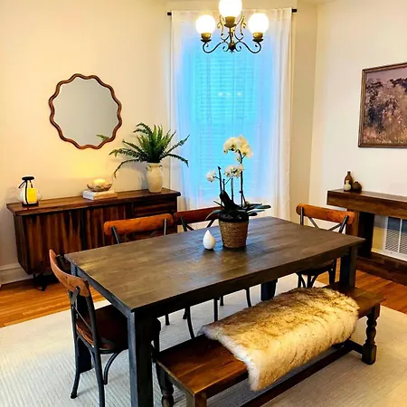 Stunning 3 Bedrooms 2 Bathrooms Getaway Chicago! Apartment