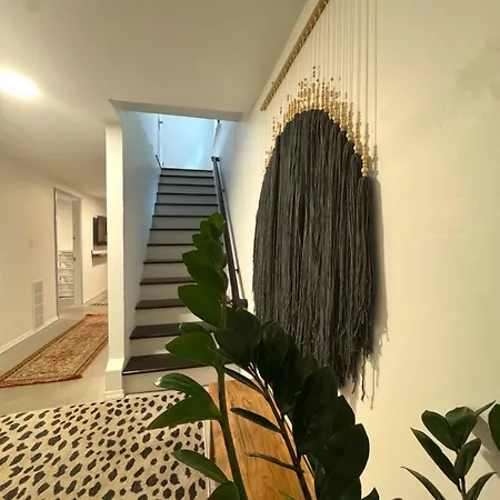 Apartment Stunning 3 Bedrooms 2 Bathrooms Getaway Chicago! *