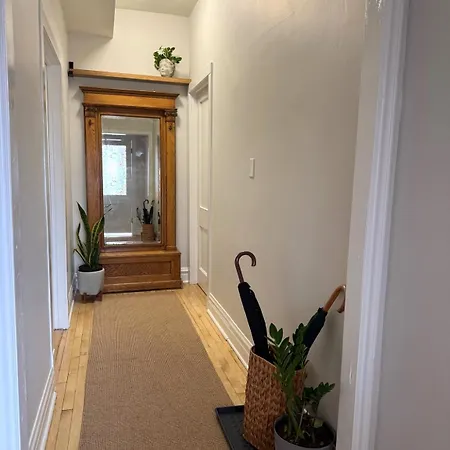 Stunning 3 Bedrooms 2 Bathrooms Getaway Chicago! Apartment