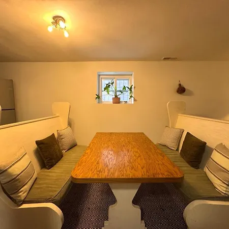 Stunning 3 Bedrooms 2 Bathrooms Getaway Chicago! Chicago