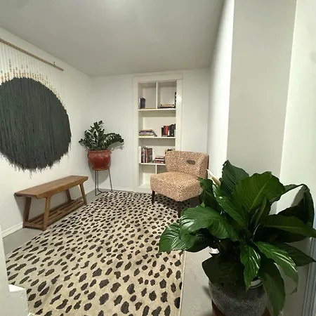 Apartment Stunning 3 Bedrooms 2 Bathrooms Getaway Chicago! *