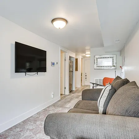 9 Mi To Downtown! Pet-Friendly Near Uni Of Chicago Chicago