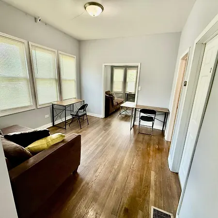 Homestay Fantastic Place Near Downtown - Free Parking Chicago