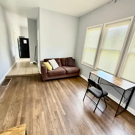 Fantastic Place Near Downtown - Free Parking Chicago