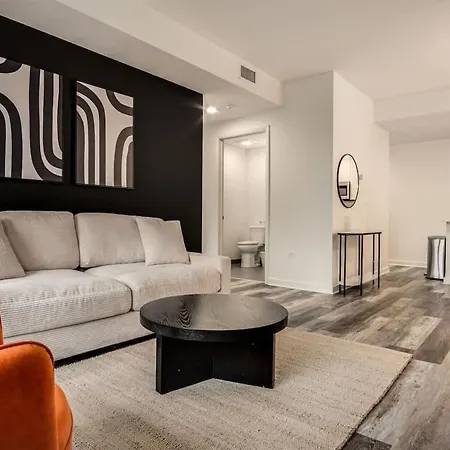 Boulevard Walk Everywhere 5 Mins To Magnificent Mile River North 04 Apartment