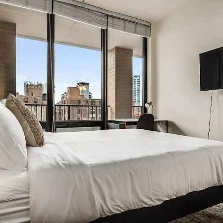 Boulevard Walk Everywhere 5 Mins To Magnificent Mile River North 04 Apartment *