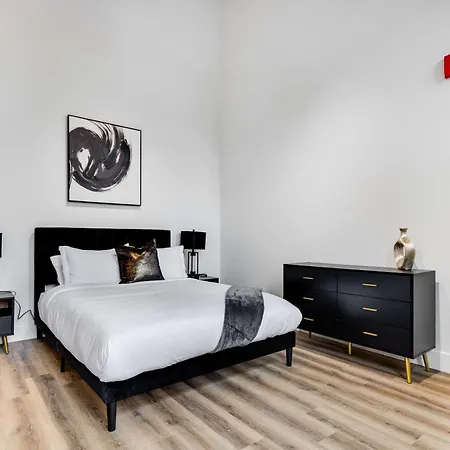 River North Rooftop With In And Out Parking 6 Apartment Chicago