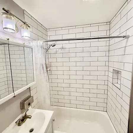 Homestay Place To - Close To Downtown! - Free Parking! *
