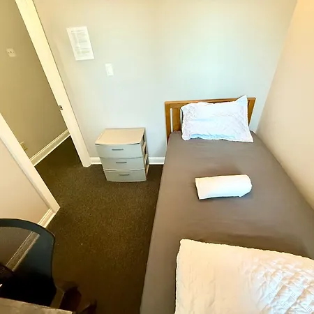 Homestay Place To - Close To Downtown! - Free Parking!