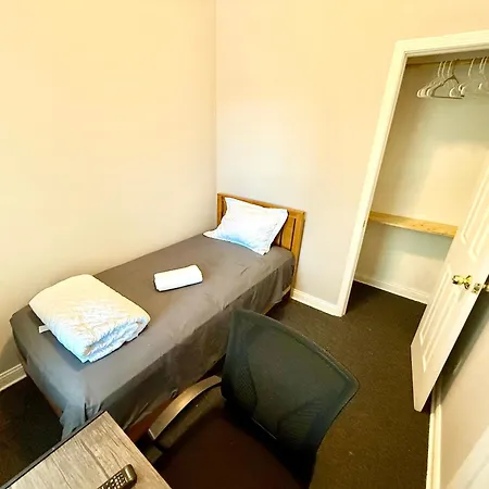 Place To - Close To Downtown! - Free Parking! Homestay *