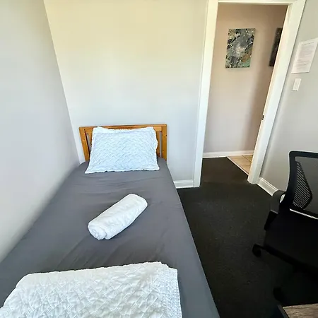 Place To - Close To Downtown! - Free Parking! Homestay Chicago