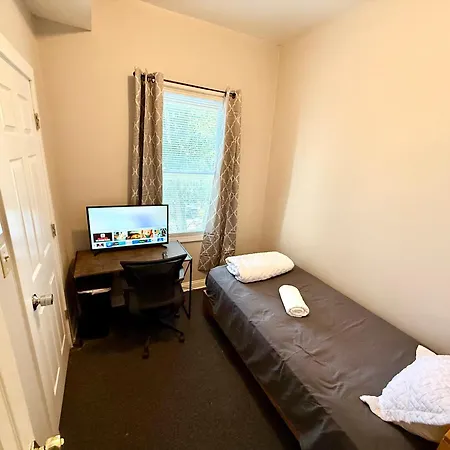 Homestay Place To - Close To Downtown! - Free Parking!