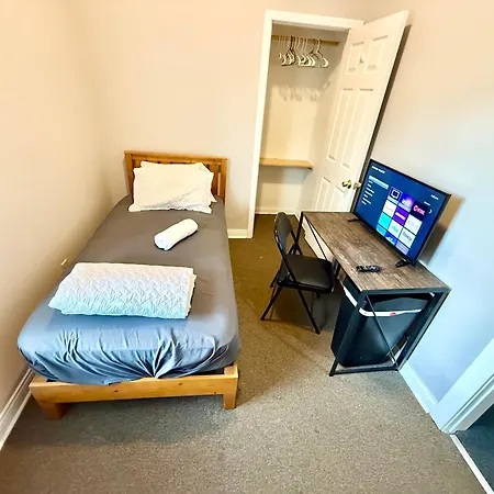 Place To - Close To Downtown! - Free Parking! Homestay
