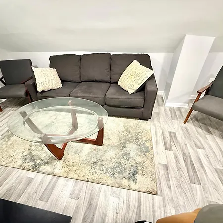 Place To - Close To Downtown! - Free Parking! * Chicago