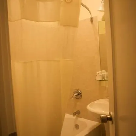 Hotel Travelodge By Wyndham Downtown