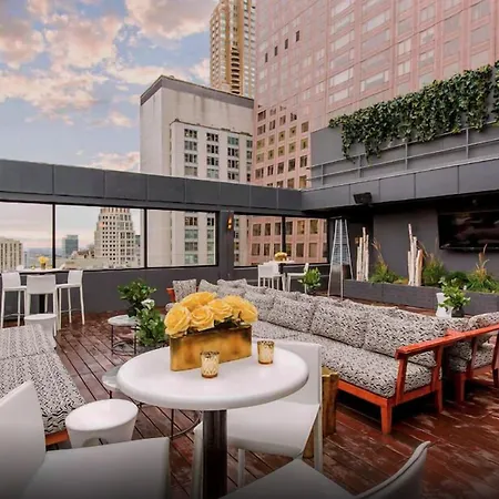 The Collection Magnificent Mile Hotel 4*