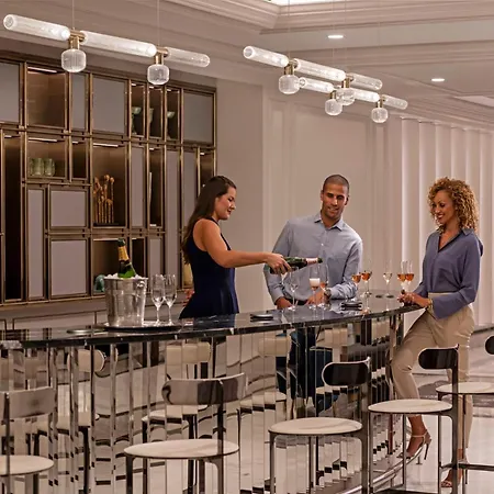 Four Seasons Hotel 5*