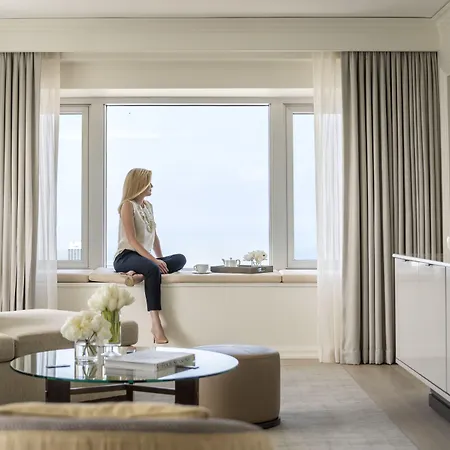Four Seasons Hotel