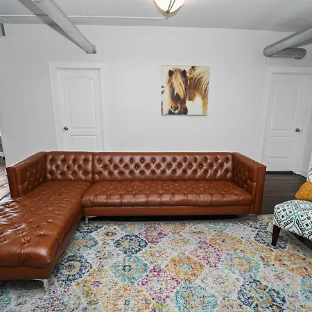 Apartment Huge 4br With Pool Table Downtown Retreat Good For Groups Sleeps 10 Near Mccormick Place And Field Museum