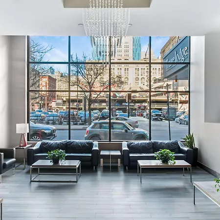 Travelodge By Wyndham Downtown Hotel 2*