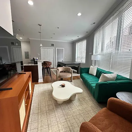 1 Garage Parking Pool Table Up To 1gb Wifi Speed Apartment Chicago