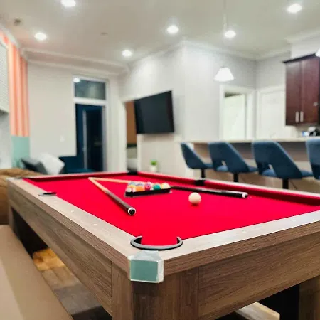 1 Garage Parking Pool Table Up To 1gb Wifi Speed Chicago