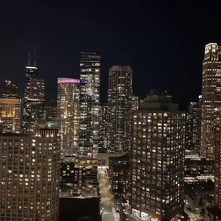 Apartment Skyrise In Downtown Chicago