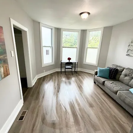 Beautiful Near Downtwon - Free Parking! *