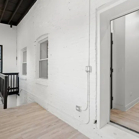 Chic Loft Near United Center, Uic/imd & Downtown Apartment