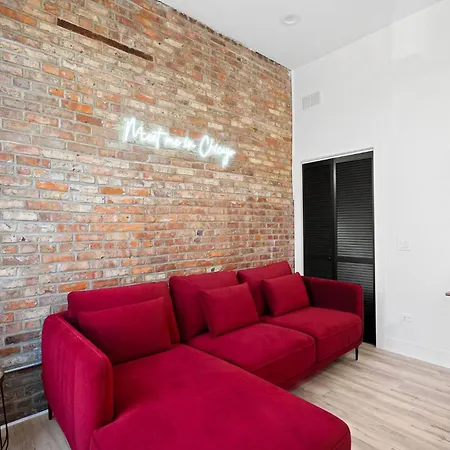 Chic Loft Near United Center, Uic/imd & Downtown Chicago