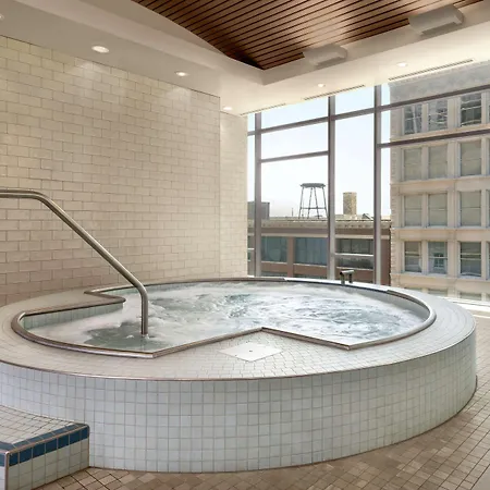 Hilton Garden Downtown South Loop 3*