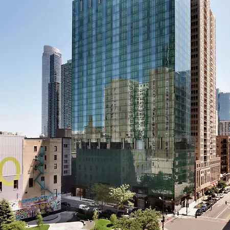 Hilton Garden Downtown South Loop Hotel 3*