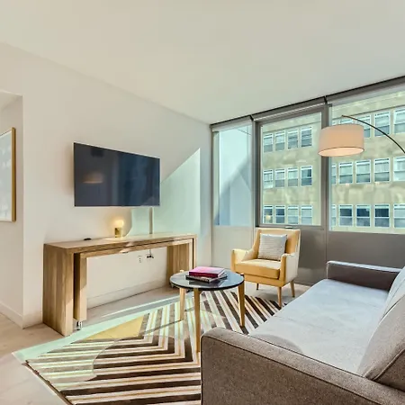 Hotel Sentral Michigan Avenue 3*