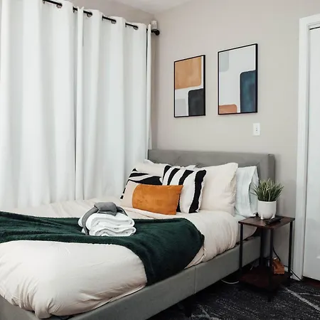 Modern & Spacious By Northwestern Hospital Bronzeville *