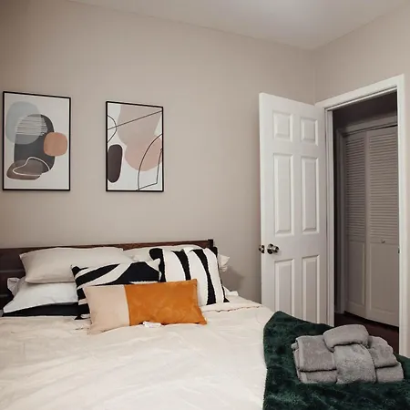 Apartment Modern & Spacious By Northwestern Hospital Bronzeville Chicago