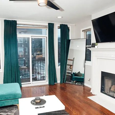 Modern & Spacious By Northwestern Hospital Bronzeville * Chicago