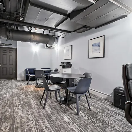 Apartment 2bd River North With Million Dollar Views! *