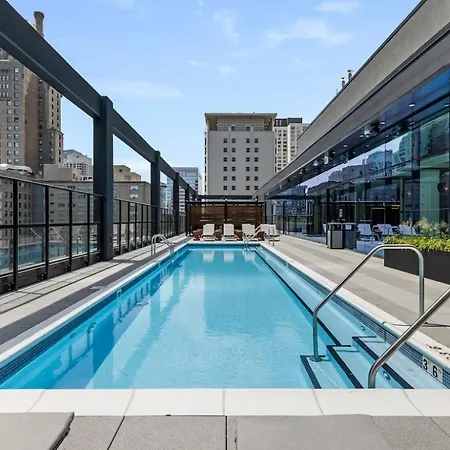 Blueground River North Balcony Pool Nr Pier Chi-1150 Apartment