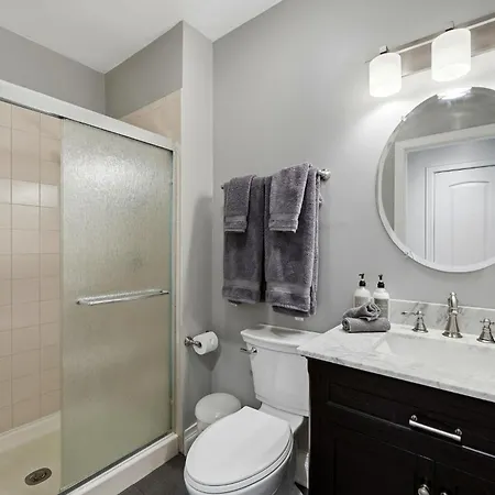 Holiday home River West Modern 4-bd With Patio & Balcony