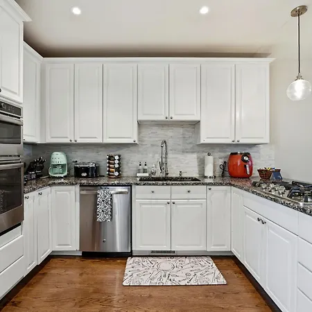 Holiday home River West Modern 4-bd With Patio & Balcony Chicago
