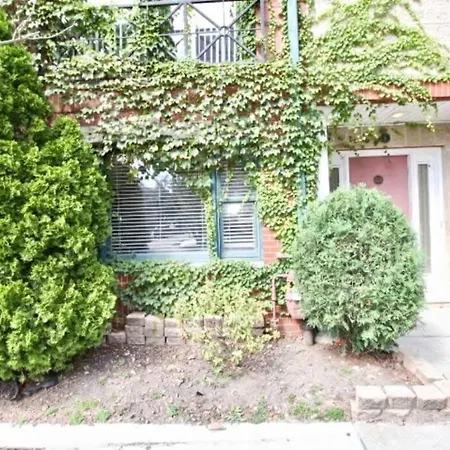 Holiday home 2 Rooftops 2 Car Garage 4 Stories Chicago