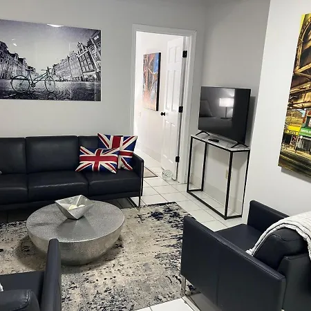 Private 2br 2ba Heart Of Boystown Walk To Wrigley Apartment Chicago