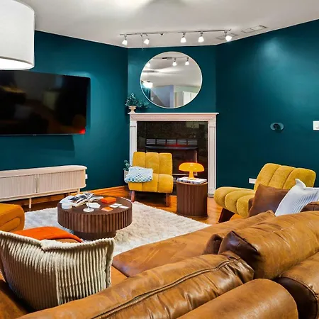 Apartment Pool Table, Pingpong, Arcade, 2-car Parking, 3 Floors *