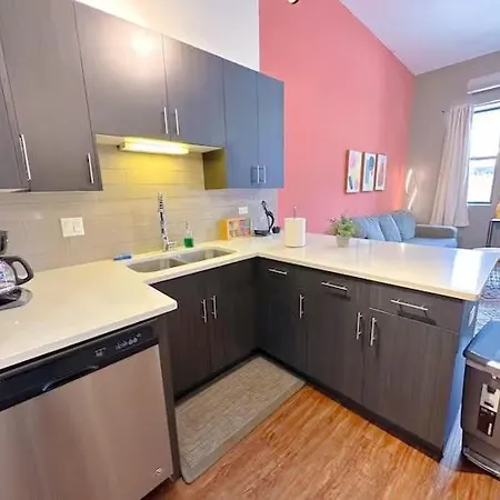 Smoke Ok 2br Retreat Near Mccormick Apartment *