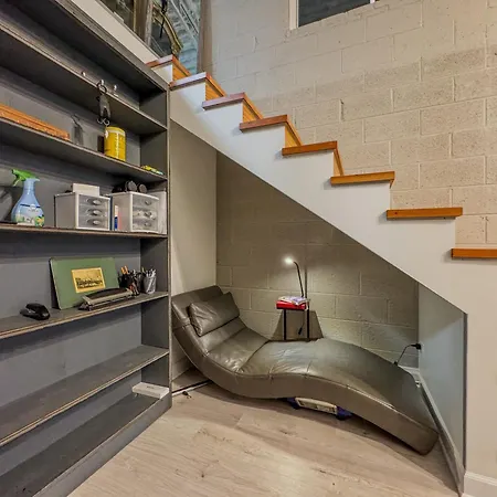 Comfort West Urban Loft House Apartment *