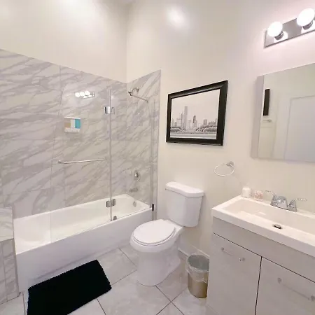 Smoke Ok 2br Retreat Near Mccormick Chicago
